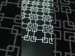 آلة توزيع المجوهرات للملابس والجلود والأحذية والقبعات والأوشحة وغيرها من المنتجات النسيجية