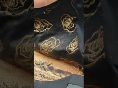 آلة توزيع المجوهرات للملابس والجلود والأحذية والقبعات والأوشحة وغيرها من المنتجات النسيجية